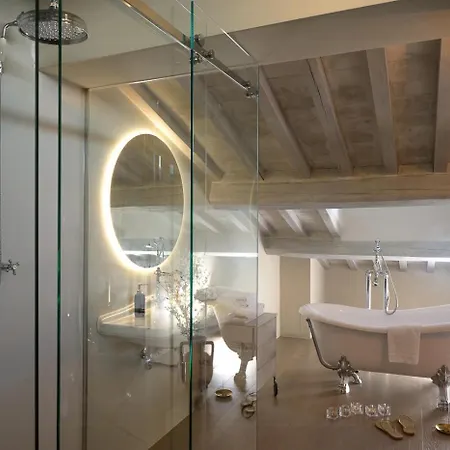 Contemporary With Pool Near Сasa de vacaciones Cortona